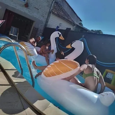 Pour 2 Personnes Avec Un Lit * Chef-Boutonne